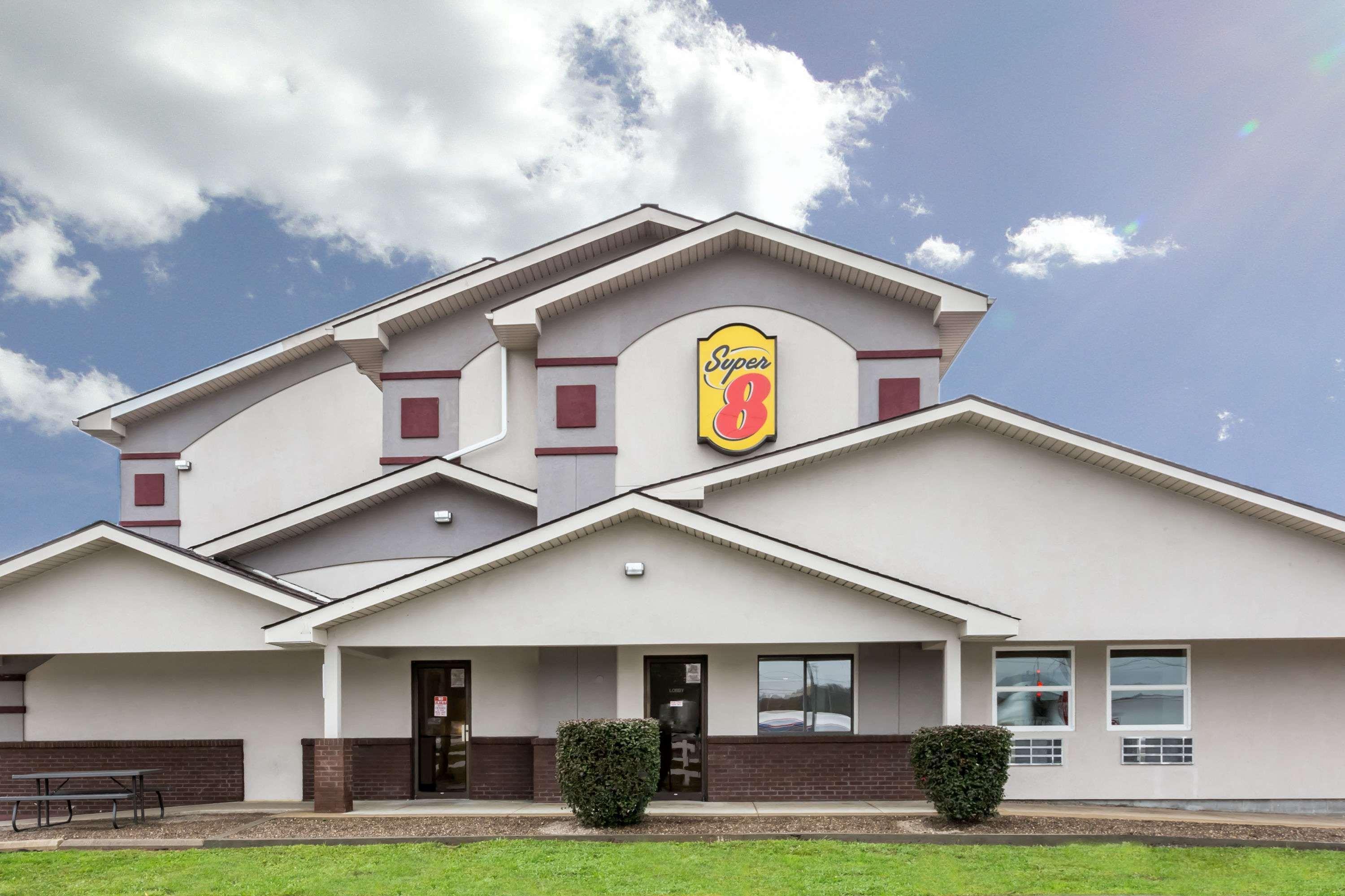 Super 8 By Wyndham Summersville - New River National Park Exterior photo