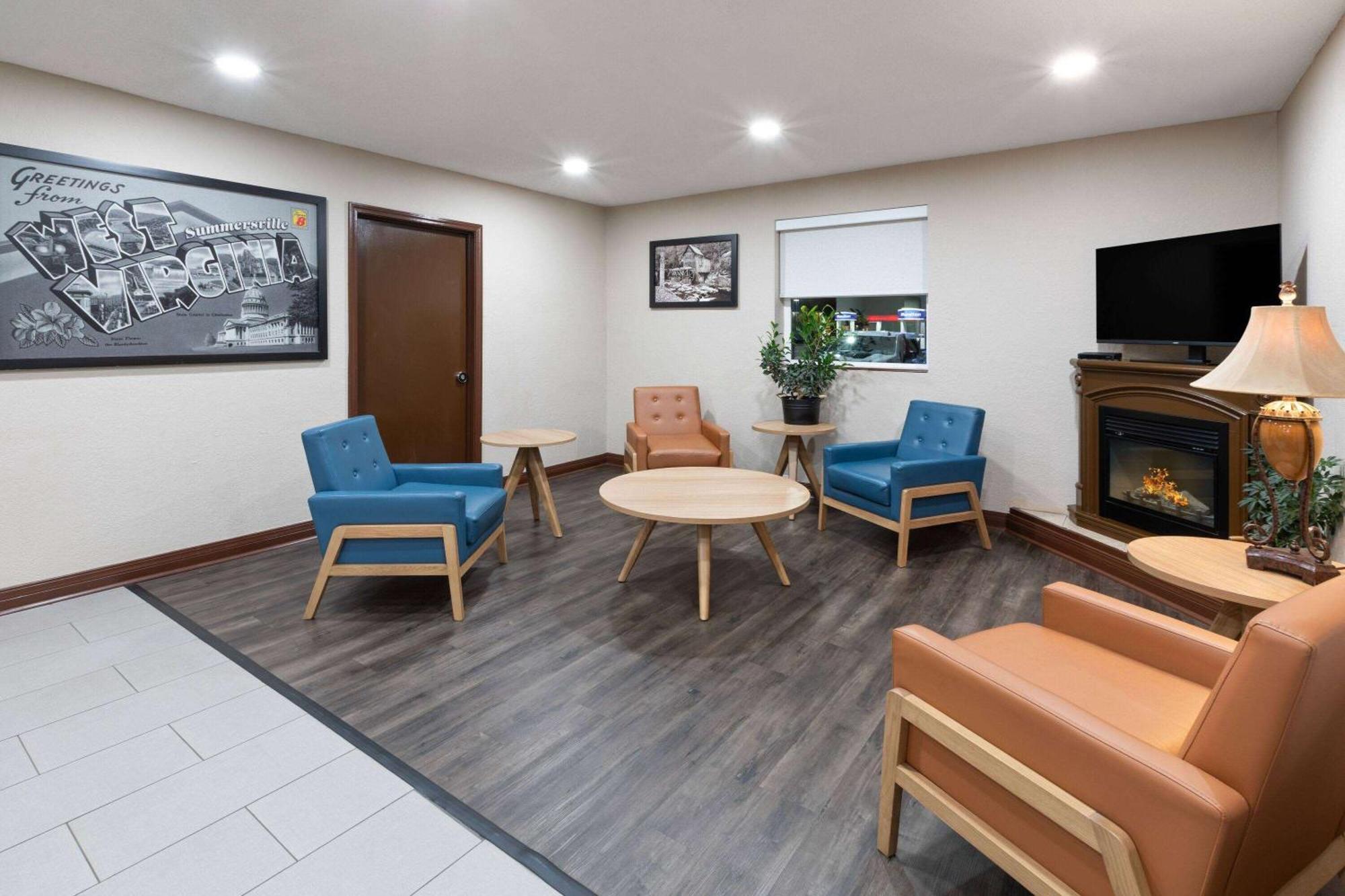 Super 8 By Wyndham Summersville - New River National Park Exterior photo