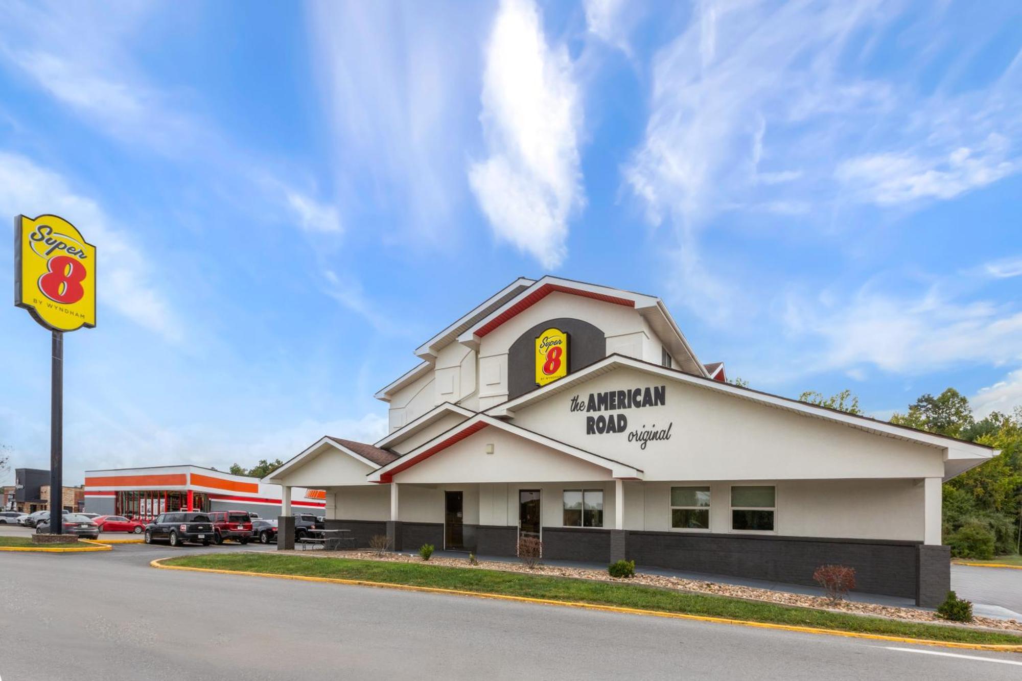 Super 8 By Wyndham Summersville - New River National Park Exterior photo