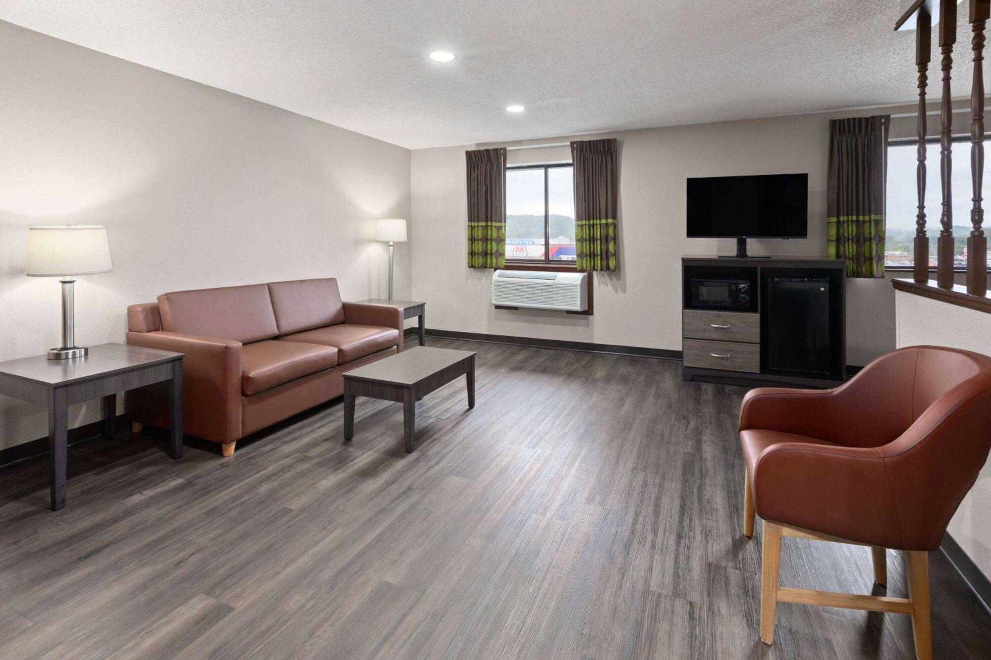 Super 8 By Wyndham Summersville - New River National Park Exterior photo